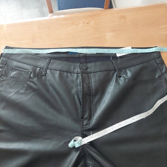 Old Navy Hise Rise OG Faux Leather Pants in Black Plus Size 24 - Picture 11 of 12